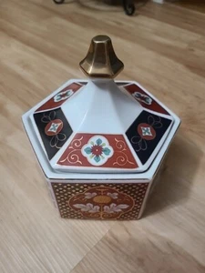 Japanische Imari Porzellan Schmuckschatulle * sechseckige Form Blumenplatten mit Deckel Vintage - Bild 1 von 20