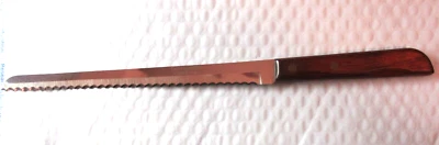 Cuchillo para pan Town Country USA 9" hoja dentada acero inoxidable 2 remaches madera flota de colección Foto 1 de 4