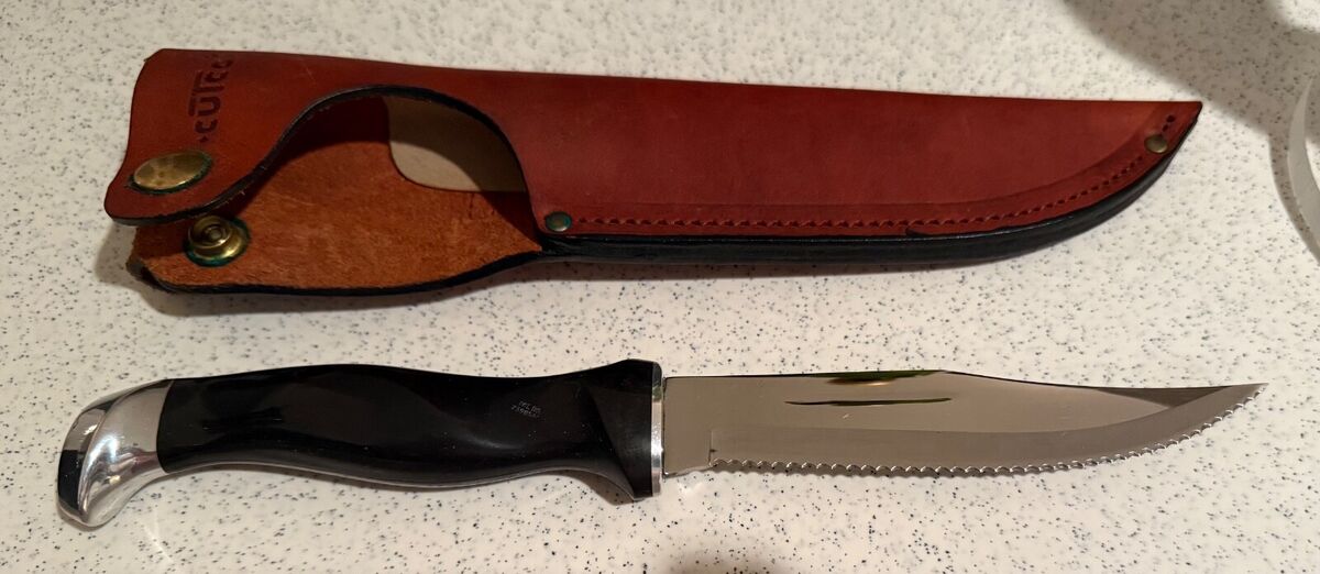 Sportsman Knife In Collectible Vintage Factory Manufactured Sportsman Knife In Collectible Vintage Factory Manufactured