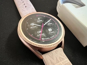 Michael Kors MKGO Gen5e MKT5117 Smart Watch Pink-Tone, Silicone Strap - Picture 1 of 8