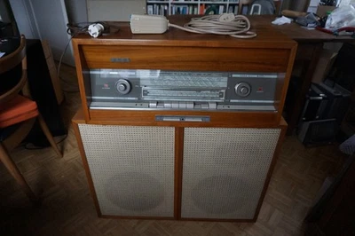 Radio a valvole Saba Freiburg Studio A 1963 con telecomando - Immagine 1 di 4