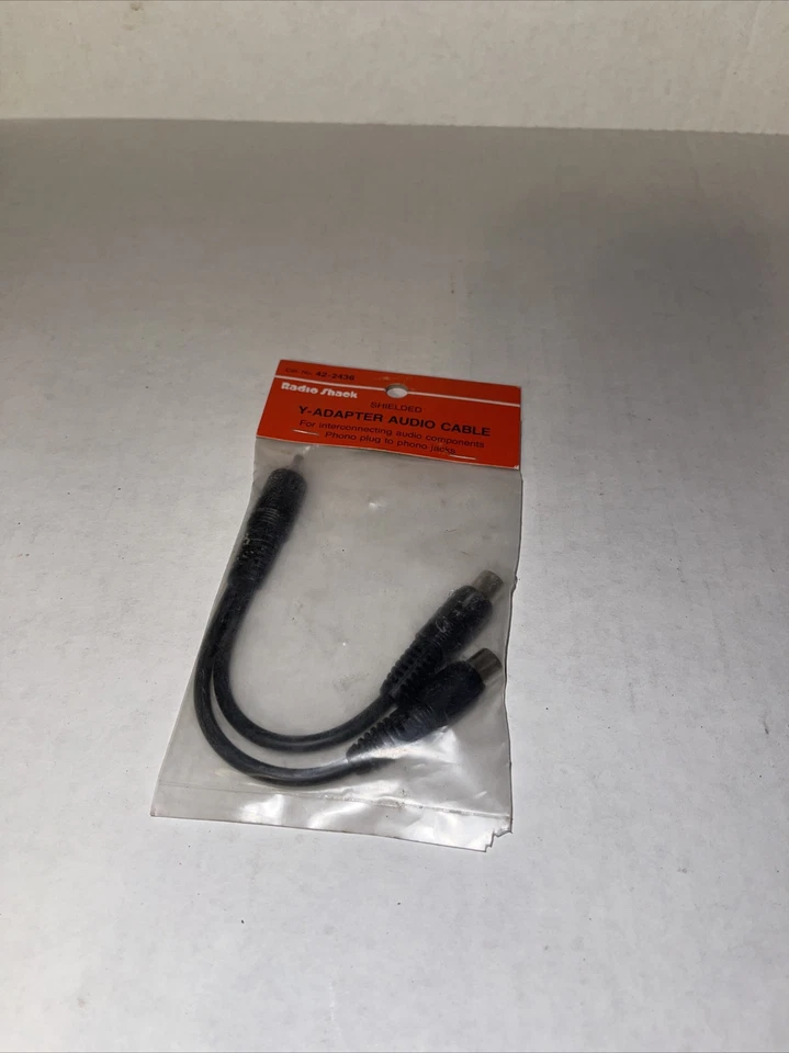 4" (10cm) RadioShack Shielded Y-Adapter Audio Cable • P/N 42-2436