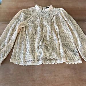 Top Torrid Mujer Mediano Beige Floral Mixto Encaje Cuello Alto Manga Larga Nuevo con Etiquetas - Imagen 1 de 13