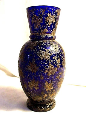 VASE ancien CRISTAL épais BLEU gravé FEUILLAGE peint OR - Photo 1/4