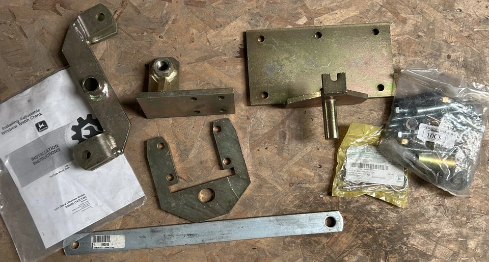 John Deere 704 Wheel Rake Width Crank - Image 1 of 1