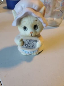 Vintage Yellow Kitten Cat Porcelain Figurine Holding a Black Slate "I LOVE YOU" - Picture 1 of 4