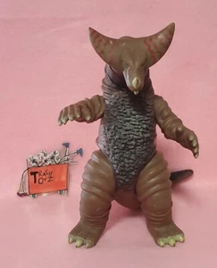 GOMORA ULTRAMAN KAIJU ULTRA MONSTER SERIES VINYL ACTION FIGURE BANDAI - Picture 1 of 6
