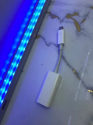 Apple Genuine A1433 MD463ZM/A Thunderbolt to Gigabit Ethernet Adapter #113 - Image 1 of 2