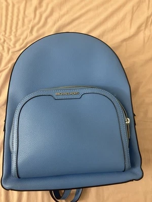 Mochila de Couro Feminina Michael Kors Jaycee Tamanho Grande - Azul - Imagem 1 de 4