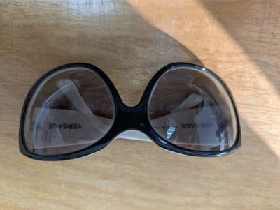 GAFAS DE SOL VINTAGE GIANNI VERSACE MOD 4148B MARCO BLANCO Y NEGRO AÑOS 2000 ITALIA Estuche Foto 1 de 4