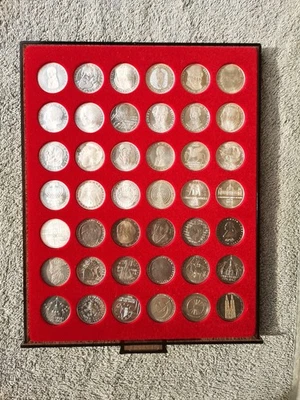 42 Gedenkmünzen 5 DM Silbermünzen BRD mit Lindner-Box - Bild 1 von 4