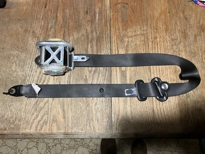 Ford Fusion 2011 2012 pasajero derecho RF cinturón de seguridad delantero retractor negro OEM Foto 1 de 4