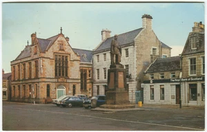 THE SQUARE, HUNTLY, THE ROYAL BANK OF SCOTLAND - Aberdeenshire Postcard - Picture 1 of 2