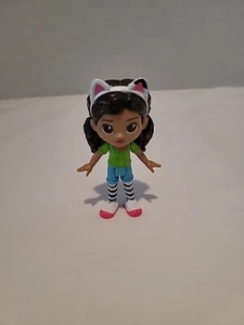 Gabby's Dollhouse Netflix Dreamworks Gabby Freundin grünes Shirt Figur 3,5"  - Bild 1 von 10