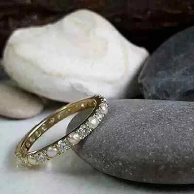 Anillo de compromiso de perlas para mujer de corte redondo de 3 quilates con acabado de oro amarillo de 14 quilates Foto 1 de 4