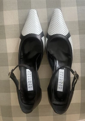 BARNEYS NEW YORK BLANCO Y NEGRO 2" CORREA DE TOBILLO TODO CUERO.  TALLA 37 ¡NUEVO! Foto 1 de 4