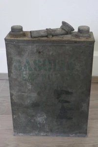 Antigua lata de gas vacía - Imagen 1 de 9