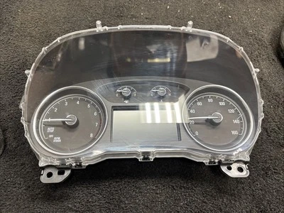 2020 - 2021 BUICK ENCLAVE DASH SPEEDOMETER INSTRUMENT CLUSTER OEM 84817323 - Image 1 of 3