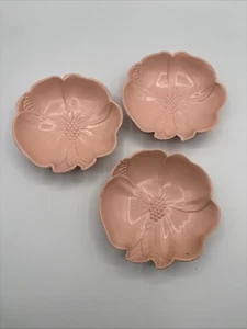 Vintage 1950’s Hoffman Indusries Pale Pink Hibiscus Snack Bowls - Picture 1 of 9