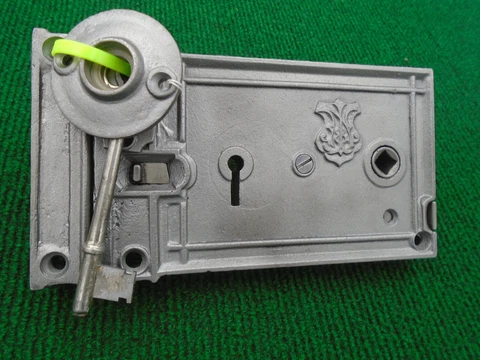 6" VINTAGE J & N RIM LOCK w/KEY, KEEPER & ESCUTCHEONS - WORKS GREAT! (15263-5) Cover