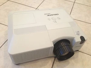 PROYECTOR WUXGA FULL HD CHU420 1080p Christie LWU420, 4200 LÚMENES, ¡LÁMPARA NUEVA! - Imagen 1 de 2