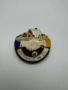 Lions Club Pin Smithville & District - Picture 1 of 2