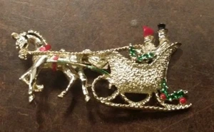 VINTAGE GOLD TONE GERRYS SLEIGH CHRISTMAS TREE DESIGNER PIN FREE SHIPPING - Picture 1 of 3