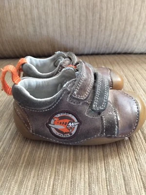 Clarks Niños Zapatos para Caminar Tenis Cuero Marrón Talla 3 1/2 M W 3.5 Foto 1 de 4