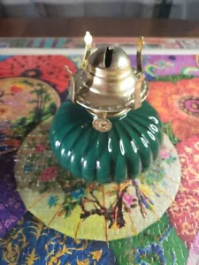 VINTAGE RIBBED HUNTER GREEN LAMPLIGHT FARMS MODEL 330 KEROSENE LAMP LIGHT - Picture 1 of 4