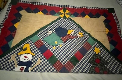Edredón de regazo de retazos hecho a mano con diseño de muñeco de nieve y tema navideño 60x48 Foto 1 de 4