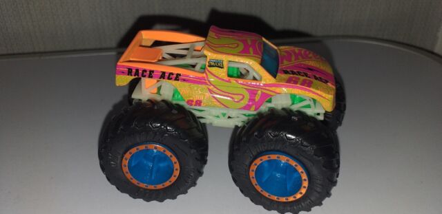 Hot Wheels Monster Trucks Veículo de Brinquedo Pure Muscle Escala 1:24