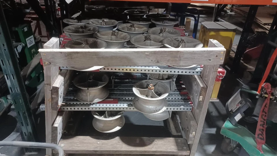 Southwire HIS HB5A 12x5 con barra transversal de 4 pulgadas y abrazaderas - Nuevo excedente Foto 1 de 1