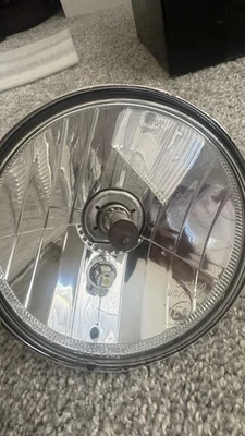 Оригинальная фара Indian Scout (2015-2024) с черным кольцом фары 2412601-156 - Изображение 1 из 4