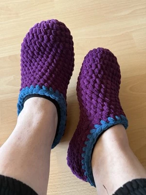 HANDARBEIT Selbst gehäkelte Puschen,Hausschuhe,Gästeschuhe Gr.38-39 - Bild 1 von 4