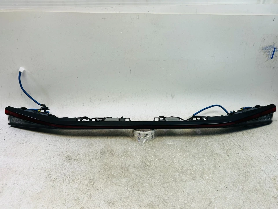 2021 - 2023 雷克萨斯 IS300 IS350 LED 中心尾灯 #81580-53190 原始设备制造商 S907 — 第 1/4 张图片