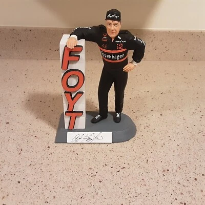 A.J. Estatua firmada por Foyt edición limitada #57/1500 - dañada Foto 1 de 4