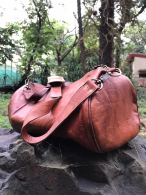 Bolso de Gimnasio de Lona Marrón Cuero Real Hecho a Mano Bandolera Bolso de Gimnasio de Lona para Hombres y Mujeres Foto 1 de 2