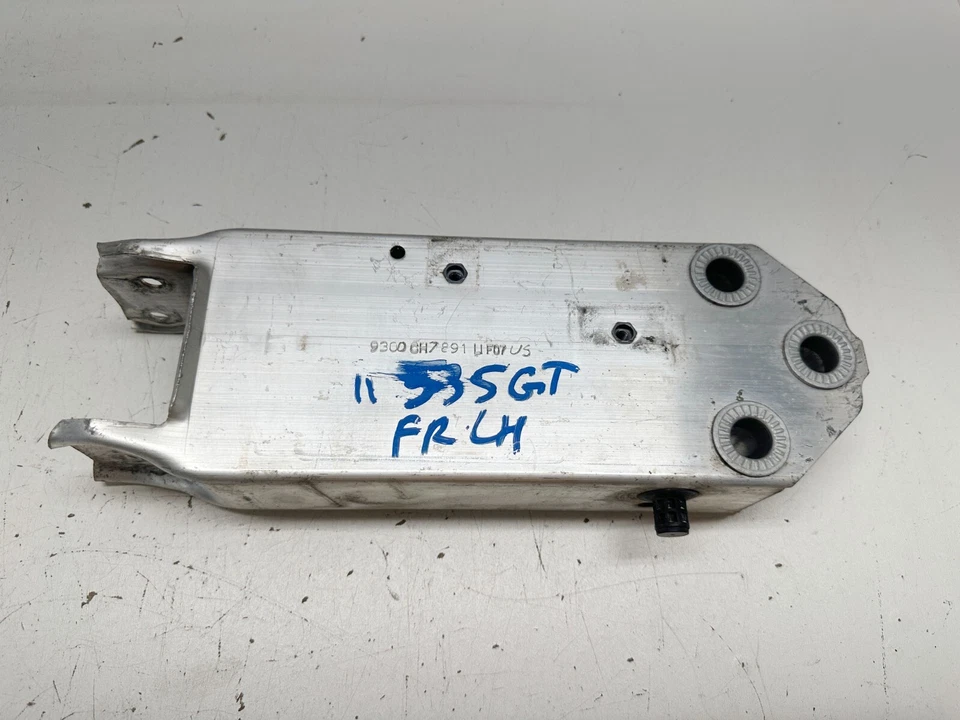 H30843 2010-2017 BMW 535i GT 550i GT 2010-2017 soporte de refuerzo delantero lado del conductor OEM Foto 1 de 4