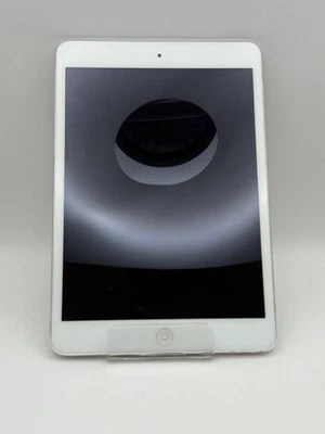 Apple iPad Mini 2 16GB Silver 2nd Generation WiFi A1489 iOS 7.9" Tablet - Image 1 of 4
