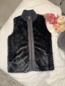 Ruby Rd. Black Faux Fur Vest Size PM - Picture 1 of 5