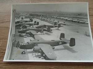 B25  HARVARDs on ramp PHOTOGRAPH  where in USA    ! RAF WW2 - Picture 1 of 5