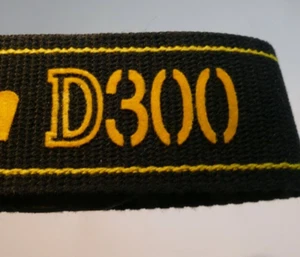 Nikon D300 Camera Neck Strap Yellow-Black AN-DC300 Genuine OEM - Picture 1 of 9