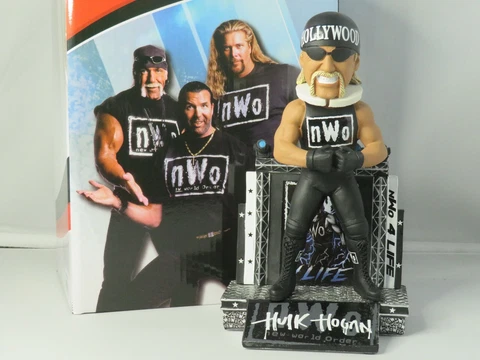 Hulk Hogan WWE nWo Big 3 Bobblehead Cover
