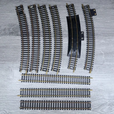HO Scale TYCO 18" R Vintage Track Lot 9 Curved & Straight Brass Rails #1547 - Image 1 of 4