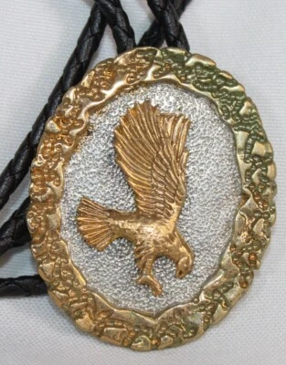 Corbata Bolo Wilmarth Flying Bald Eagle Tono Dorado Western Cowboy Rodeo 1986 Grande De Colección Foto 1 de 4