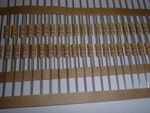 25x 430 Ohm / 0,5 Watt Carbon Film Resistor Ø3x9mm - Picture 1 of 2