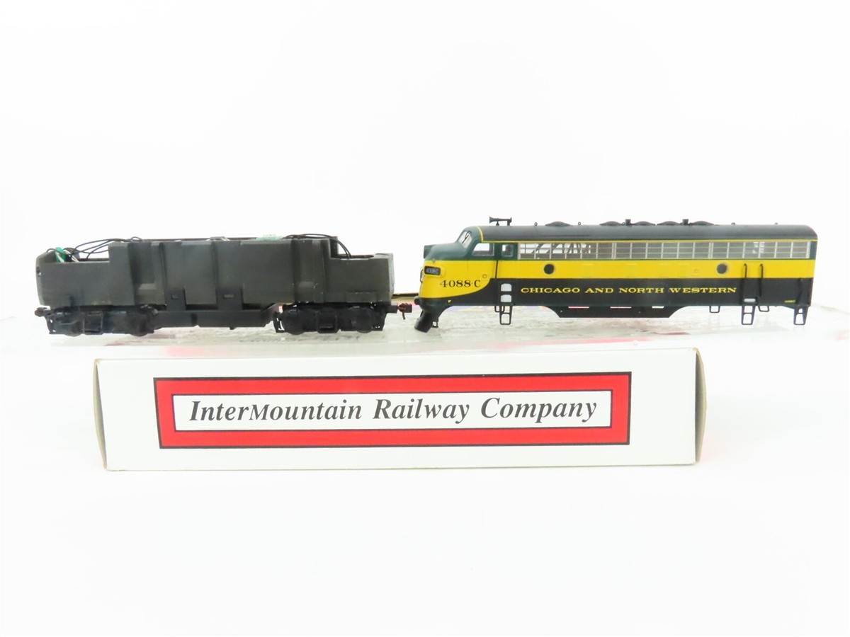 Intermountain 45501-138 HO Scale R-40-23 PFE Double Herald Refrigerator Rd #7725 Intermountain 45501-138 HO Scale R-40-23 PFE Double Herald Refrigerator Rd #7725