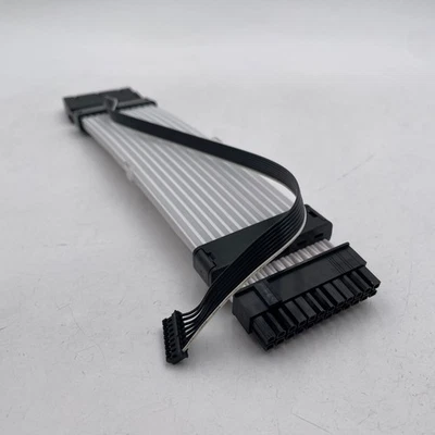 Cable de extensión de alimentación RGB direccionable de 24 pines Lian Li Strimer Plus V2 PW24-PV2 Foto 1 de 4