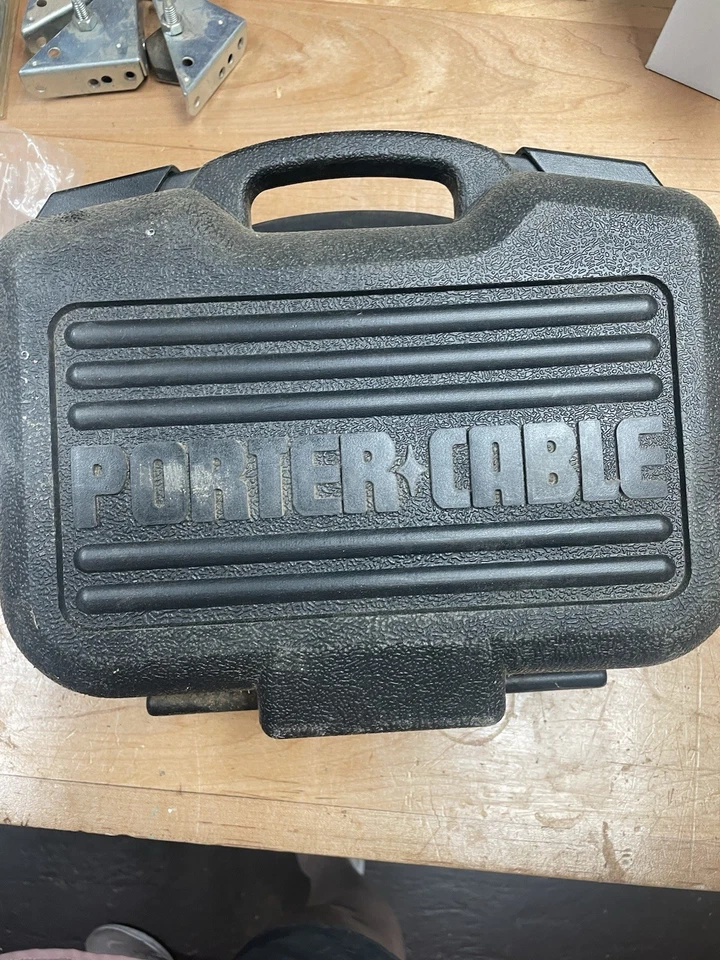 PORTER CABLE NS100B GRAPADORA CORONA ESTRECHA 18GA 1" NEUMÁTICA Foto 1 de 1