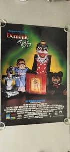 DEMONIC TOYS Locandina Film Originale 27x41” Charles Band Luna Piena 1992 Laminata - Foto 1 di 11
